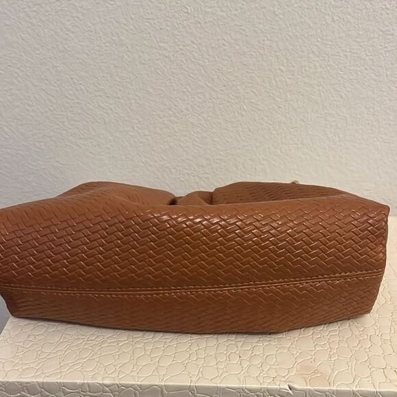 Madison West Clutch Purse Crossbody Weave gold hardware vegan faux leather - Picture 5 of 7